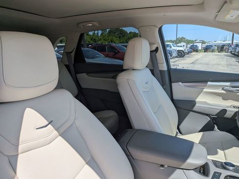 Certified 2024 Cadillac XT5 Premium Luxury w/ Technology Package FWD image 26