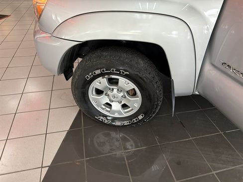Used 2013 Toyota Tacoma 4x4 Access Cab w/ SR5 Pkg image 28