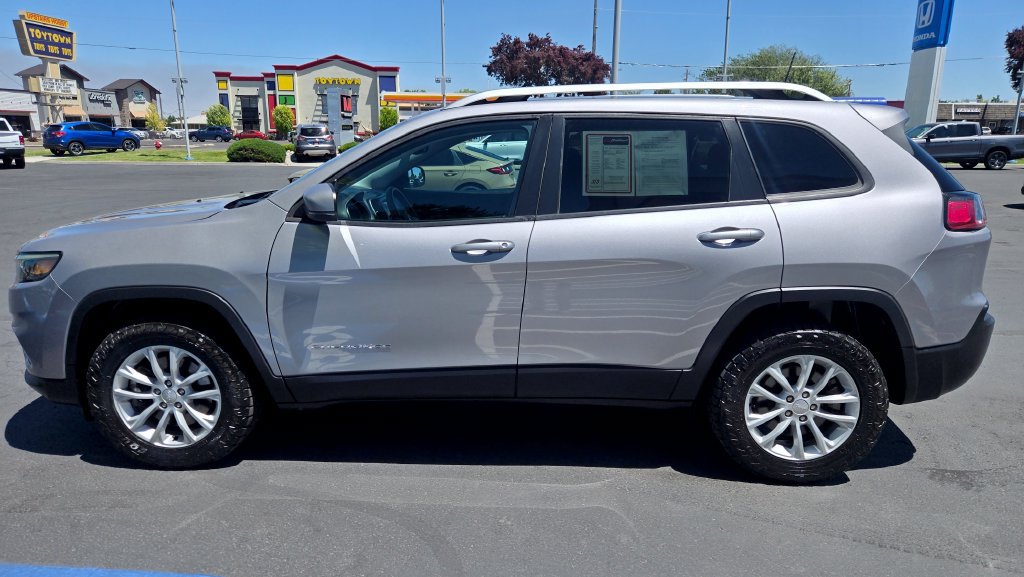 Used 2021 Jeep Cherokee Latitude AWD/4WD image 6