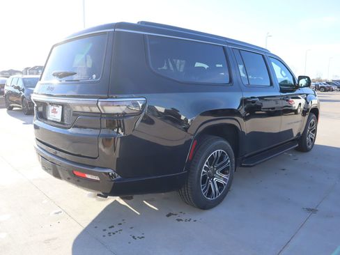 New 2026 Jeep Grand Wagoneer L 4WD w/ Premium Group I image 24