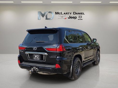 Used 2020 Lexus LX 570 4WD w/ Luxury Package image 5