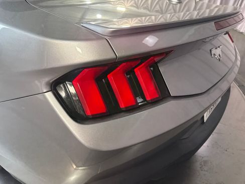 Used 2025 Ford Mustang Premium RWD image 12