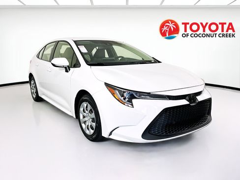 Used 2022 Toyota Corolla LE FWD image 1