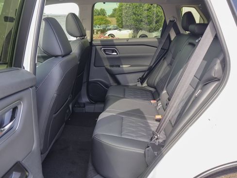New 2026 Nissan Rogue Platinum AWD/4WD image 8