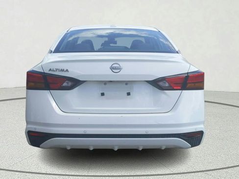 Used 2025 Nissan Altima 2.5 SV image 5
