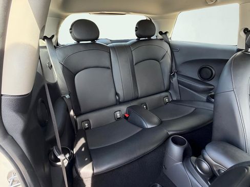 Used 2018 MINI Cooper 2-Door Hardtop FWD image 22