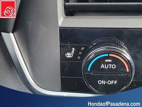 Used 2025 Nissan Rogue SV image 18