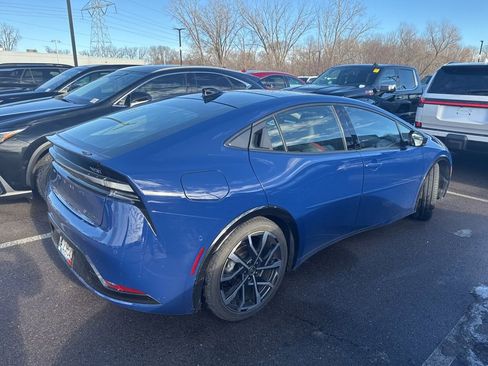 Used 2024 Toyota Prius Prime Premium w/ Advanced Technology Package image 7