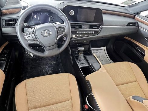 Certified 2022 Lexus ES 300h w/ Premium Package image 14