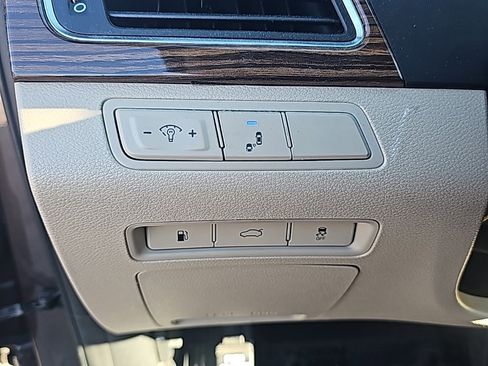 Used 2017 Hyundai Sonata Limited w/ Tech Package 03 image 16