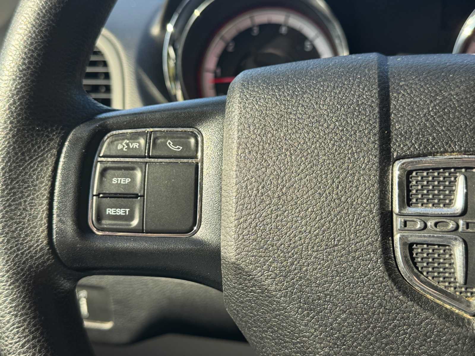Used 2019 Dodge Grand Caravan SE w/ UConnect Hands-Free Group FWD image 14