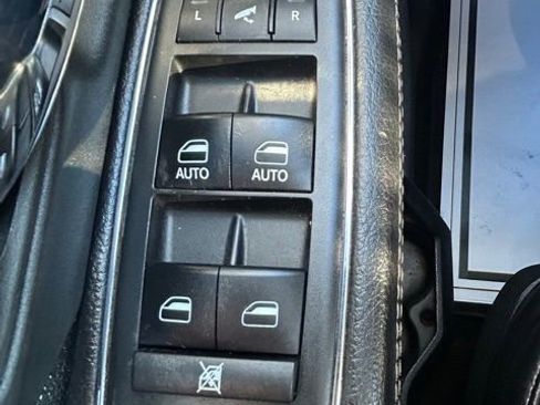 Used 2018 RAM 1500 Sport image 18