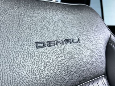 Used 2023 GMC Yukon Denali image 34