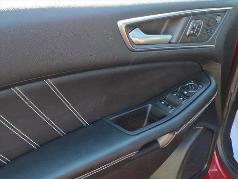 Certified 2022 Ford Edge ST w/ Equipment Group 401A image 5