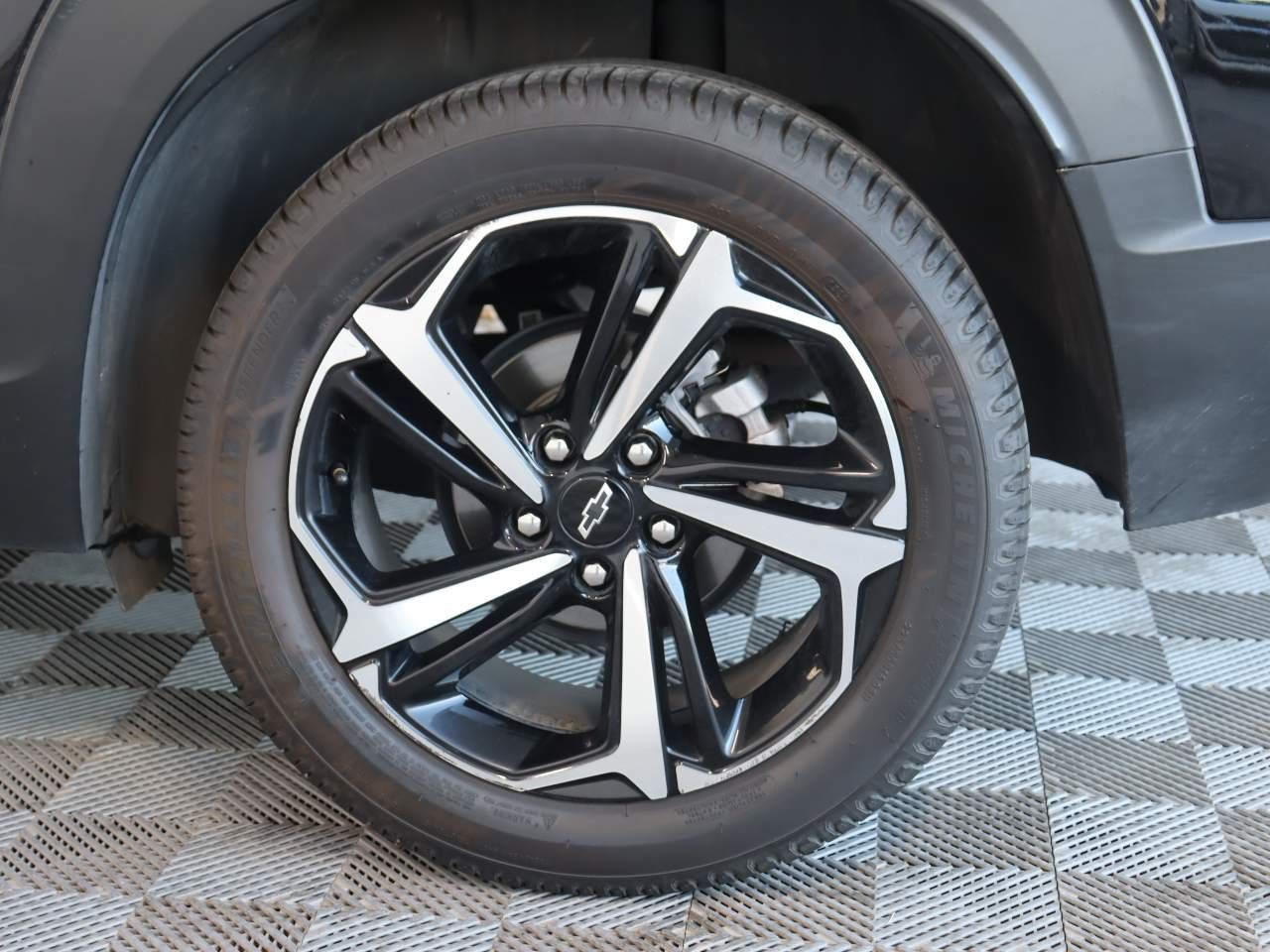 Used 2021 Chevrolet TrailBlazer RS w/ Technology Package FWD image 16