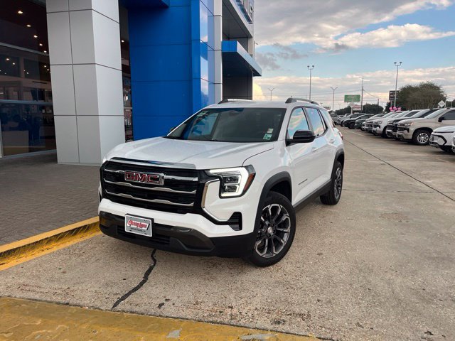Used 2026 GMC Terrain Elevation w/ Elevation Premium Package FWD image 2