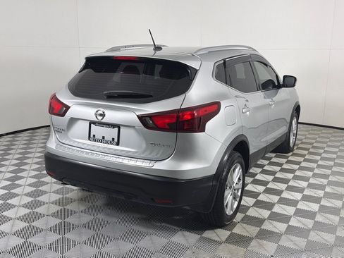 Used 2018 Nissan Rogue Sport SV AWD/4WD image 4
