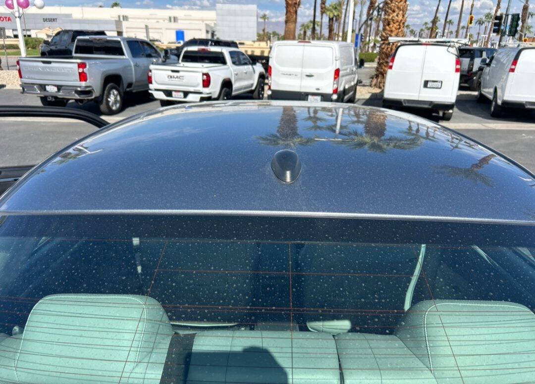 Used 2006 Chrysler 300 C w/ Navigation & Sound Group II RWD image 20