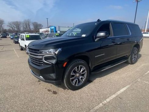 Used 2023 Chevrolet Suburban LT w/ LT Signature Plus Package image 6