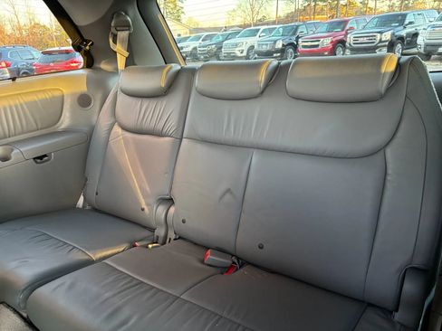 Used 2009 Toyota Sienna XLE image 14