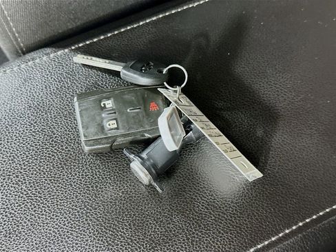 Used 2021 Chevrolet Colorado LT w/ Fleet Safety Package image 33