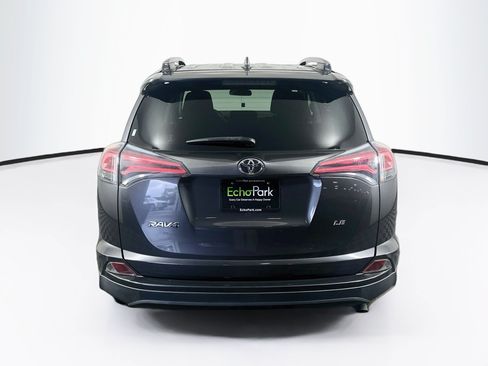 Used 2018 Toyota RAV4 LE FWD image 7