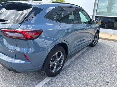 Used 2023 Ford Escape ST-Line w/ Tech Pack #1 AWD/4WD image 5