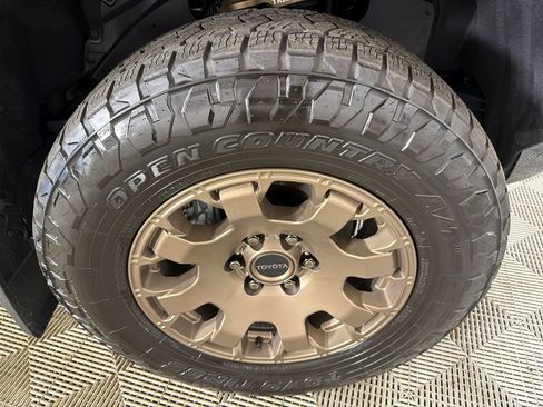 Used 2025 Toyota 4Runner Trailhunter AWD/4WD image 12