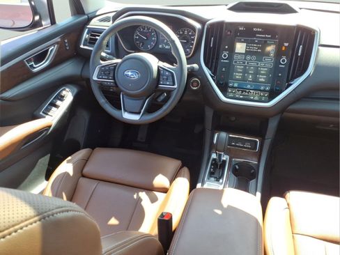 Certified 2025 Subaru Ascent Touring w/ Popular Package #1 AWD/4WD image 8
