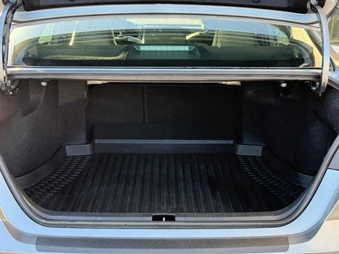 Used 2025 Toyota Camry SE image 9