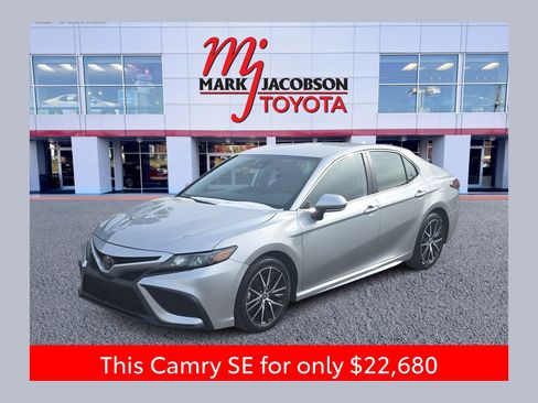 Used 2023 Toyota Camry SE image 1