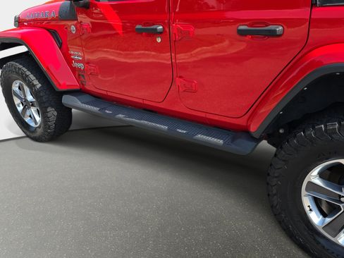 Used 2021 Jeep Wrangler Unlimited Sahara AWD/4WD image 31