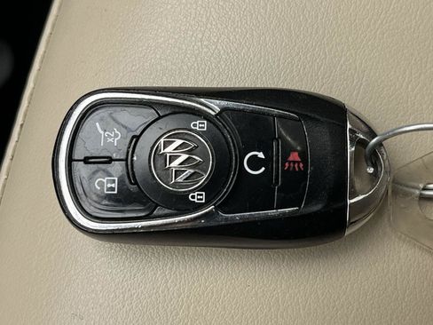 Used 2018 Buick Envision Preferred AWD/4WD image 24
