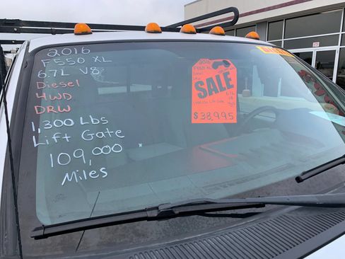 Used 2016 Ford F550 4x4 SuperCab Super Duty image 3