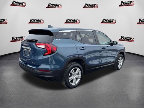 Used 2024 GMC Terrain SLE image 5
