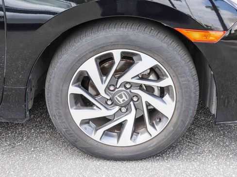 Certified 2017 Honda Civic EX image 7