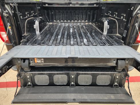 Used 2022 GMC Sierra 1500 Elevation w/ LPO, Elevation Black Package AWD/4WD image 23