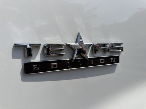Used 2023 Chevrolet Silverado 1500 LTZ w/ LTZ Convenience Package II AWD/4WD image 12