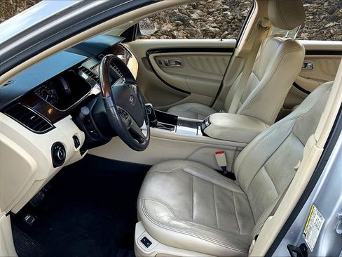 Used 2018 Ford Taurus Limited image 21