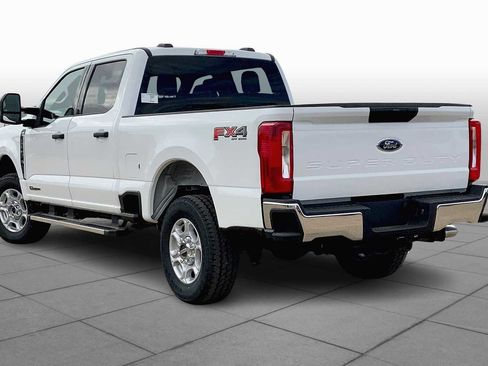 New 2026 Ford F250 XLT w/ FX4 Off-Road Package AWD/4WD image 12