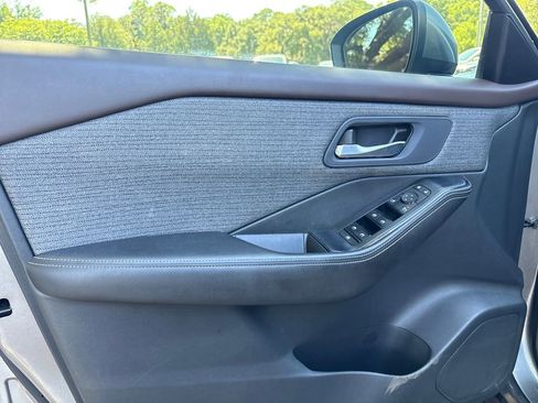 Used 2022 Nissan Rogue SV FWD image 10