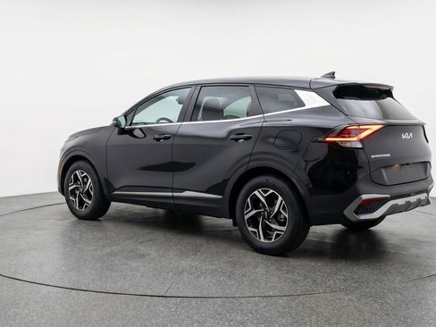 Used 2025 Kia Sportage LX image 6