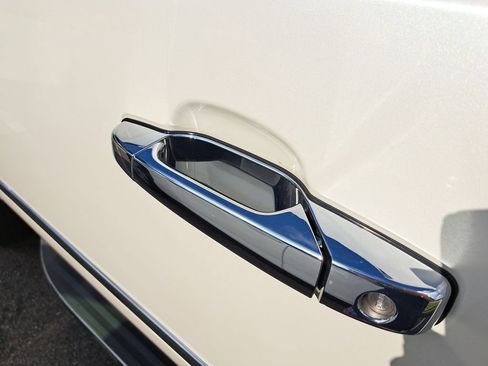 Used 2014 GMC Yukon Denali image 10