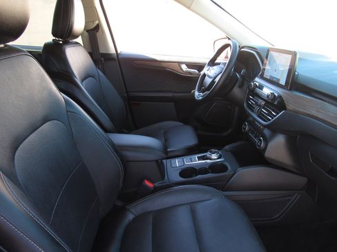 Used 2020 Ford Escape Titanium AWD/4WD image 8