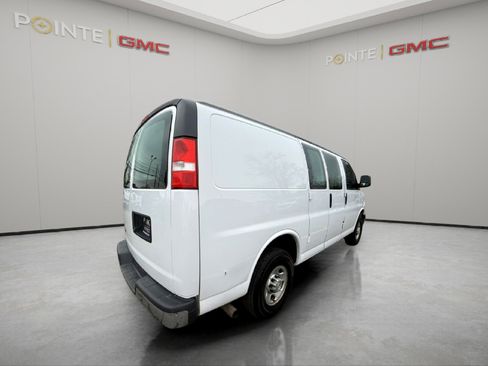 Used 2021 Chevrolet Express 2500 w/ Driver Convenience Package image 5