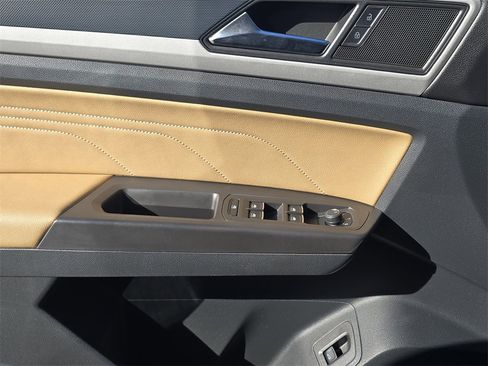 Used 2022 Volkswagen Atlas Cross Sport SE image 30