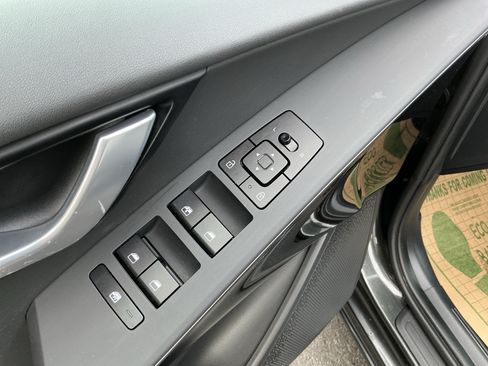 Certified 2023 Kia Niro EX FWD image 13