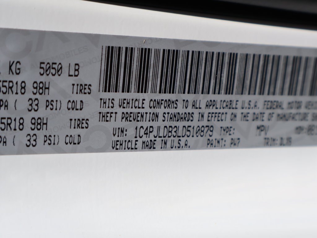 Used 2020 Jeep Cherokee Limited FWD image 42