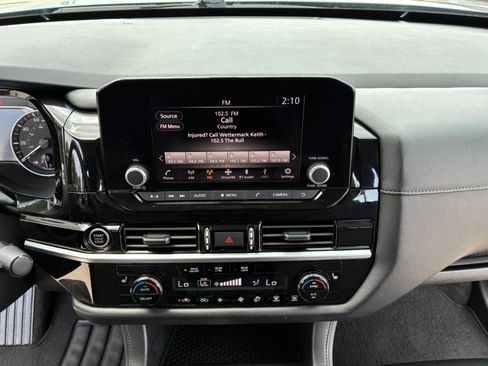 Used 2024 Nissan Pathfinder SV FWD image 19