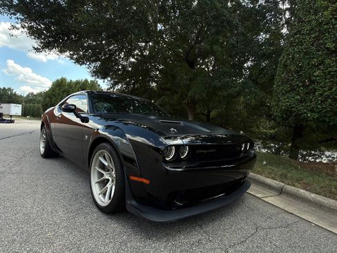 Used 2020 Dodge Challenger R/T Scat Pack RWD image 15